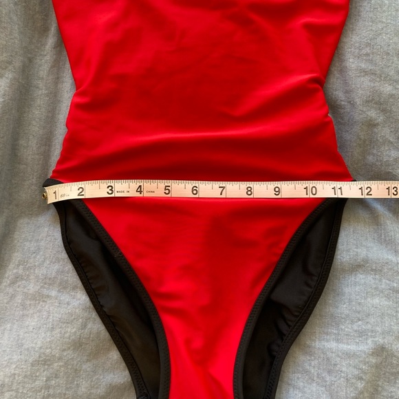 **SOLD** Reversible red/black TYR swimsuit - Picture 7 of 11